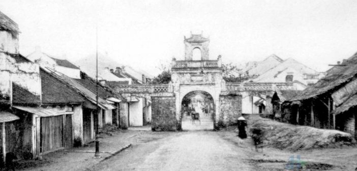 Quan Chuong city gate past Quan Chuong city gate past