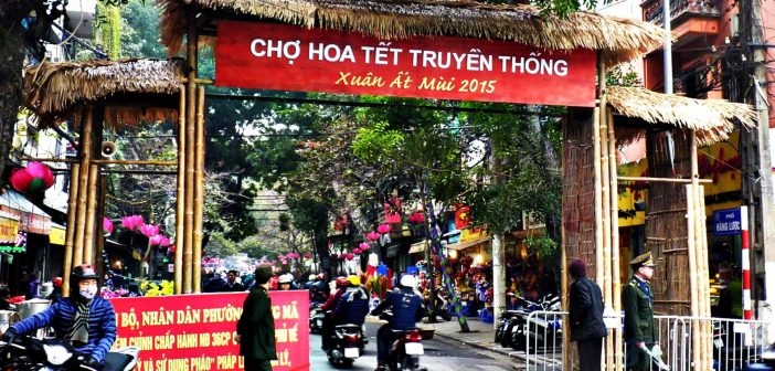 Hang Luoc Street - Flowers market in Vietnamese New Year