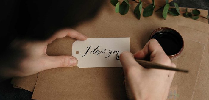 Những câu nói hay trong tình yêu bằng tiếng Anh Những câu nói hay trong tình yêu bằng tiếng Anh