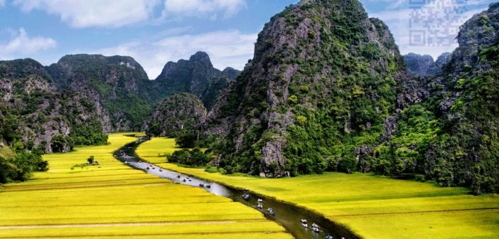 Những hình ảnh đẹp về làng quê việt nam chất lượng 4K 31 Sông Ngô Đồng là con đường thủy độc đạo đưa du khách đến với Tam Cốc, Bích Động.
