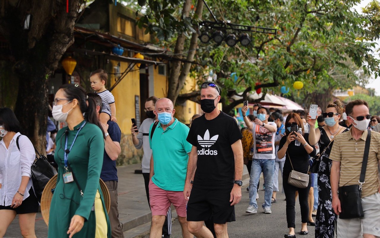 The first tourists to Hoi An after 2 years of the Covid-19 epidemic
