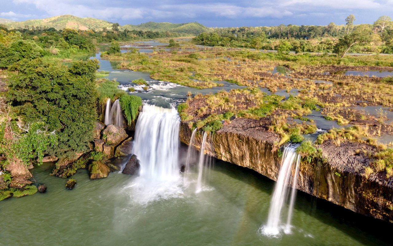Dray Nur is one of the top 10 most beautiful waterfalls in Vietnam