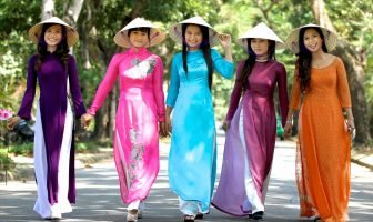 Visit the Bai Tho Hats Village - Beautiful Culture of Hue People