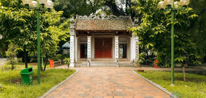 Four Temples in Hanoi keep Thang Long Citadel 3 Voi Phuc Temple - one of 4 most important temples in Hanoi