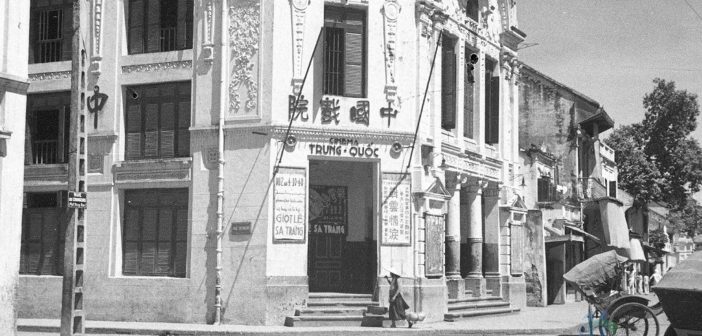 Hang Bac Street - Famous Silver and Gold Jewelry in Hanoi 3 Nhà hát Chuông Vàng - Cải lương Hý Viện, 72 Hang Bac Street
