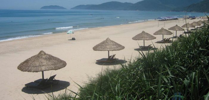 Lang Co Bay, Hue - Most Beautiful Bays in The World 4 Lang Co Beach has long been known as a stunning beach with the most beautiful natural conditions and landscapes in Da Nang